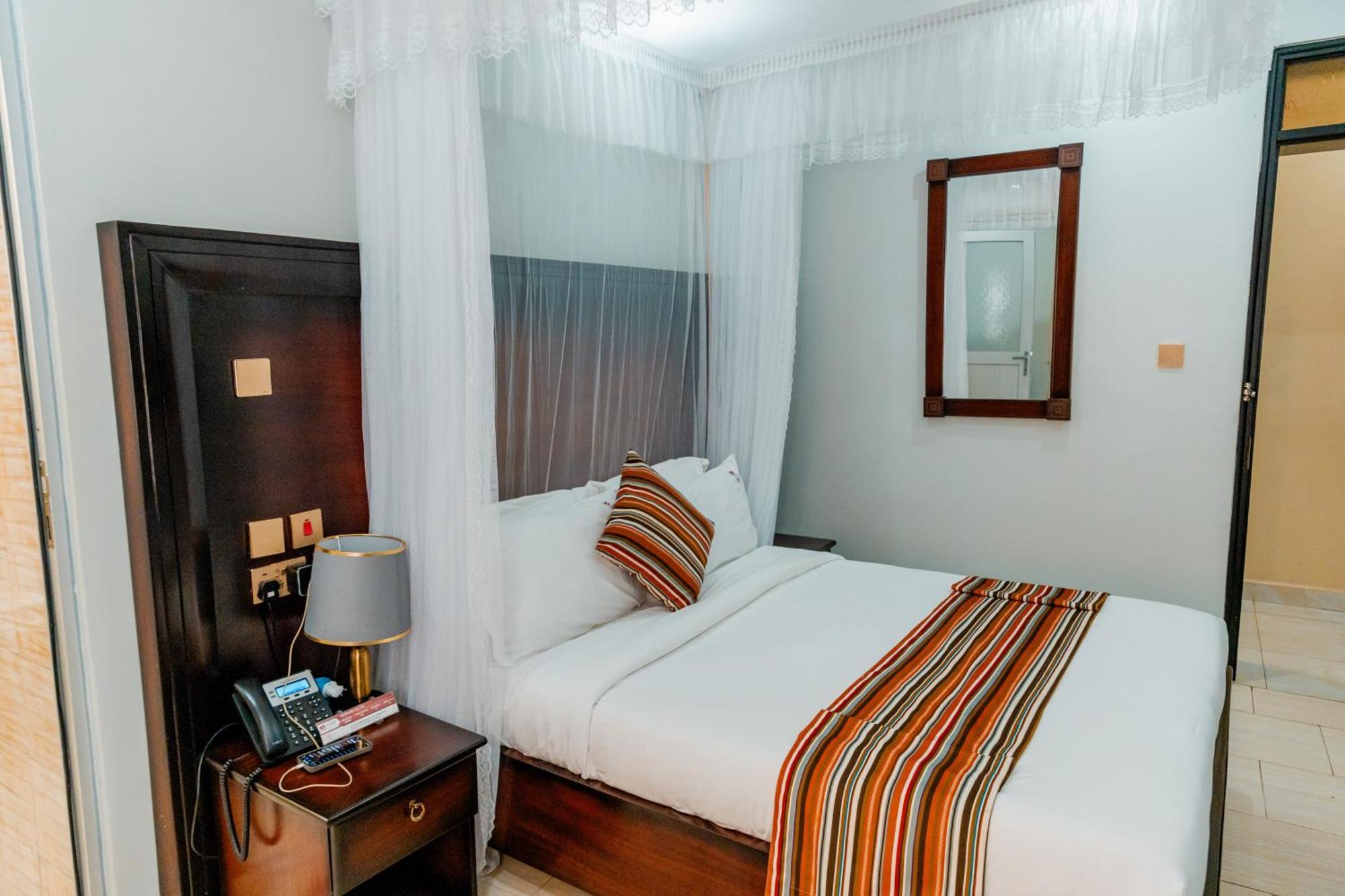 Las Vegas Garden Hotel Mbarara Экстерьер фото