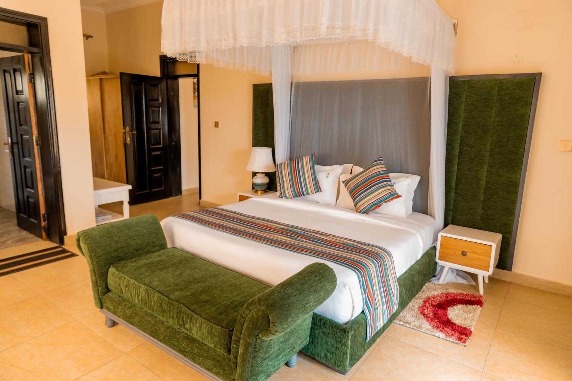 Las Vegas Garden Hotel Mbarara Экстерьер фото